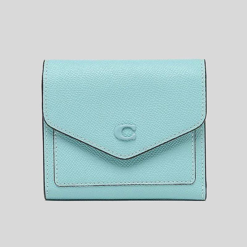 Ladies Coach Tabby bags with a textured leather surface for a more tactile lookCOACH Wyn Small Wallet Faded Blue CH808