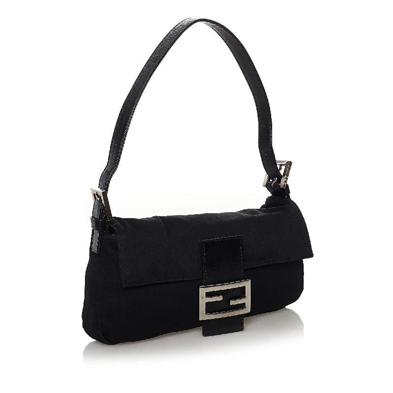 Fendi By The Way bags with a suede interior lining for a luxurious and soft feelFendi Cotton Mamma Baguette (SHG-32619)