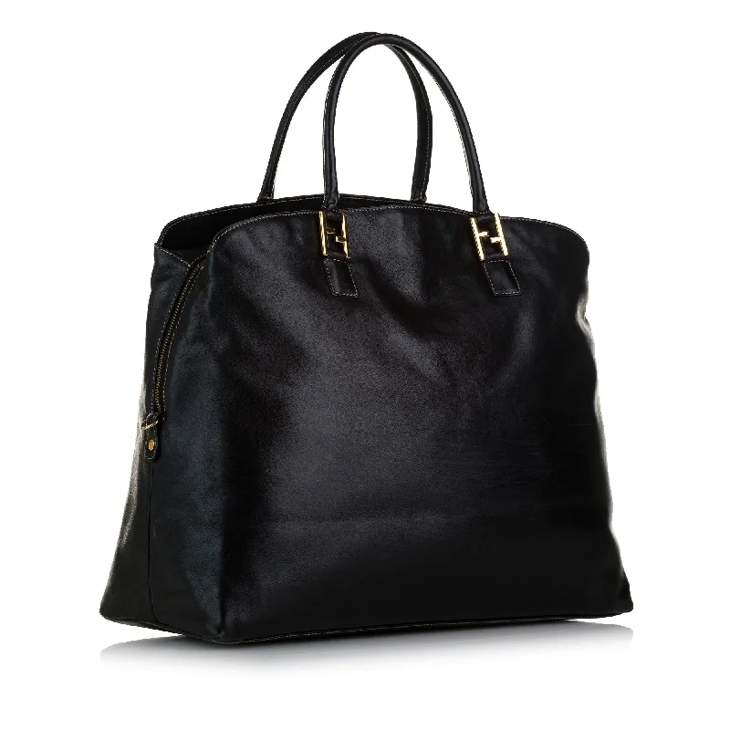 Ladies Fendi Peekaboo bags with a front - pocket organizer for quick access to essentialsFendi FF Leather Tote (SHG-37490)