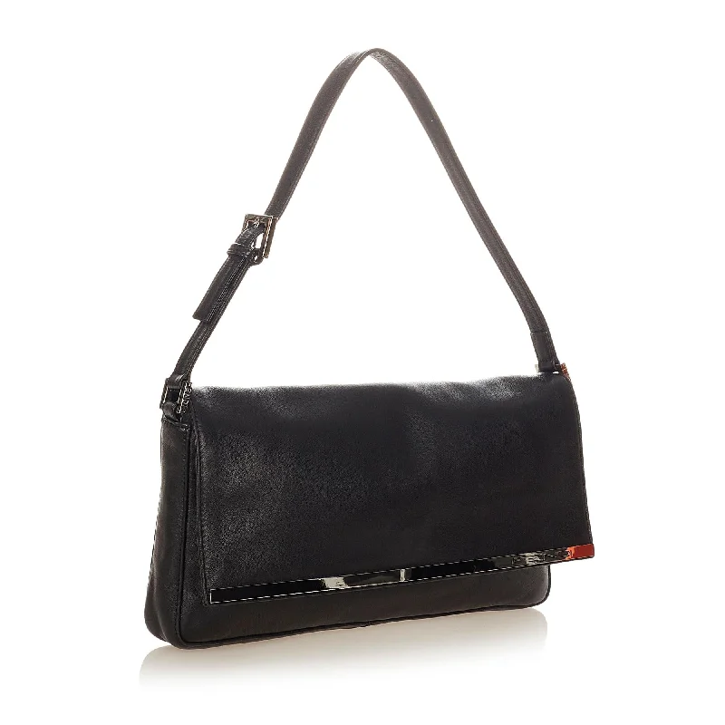 Ladies Fendi shoulder bags with a detachable key fob for easy key managementFendi Leather Baguette (SHG-26704)