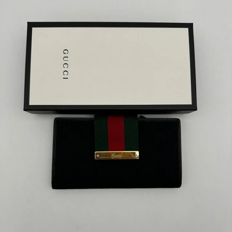 Ladies Gucci shoulder bags with a wide - width strapGucci Black Canvas Leather Wallet with Red Green Stripe Closure Standard Size