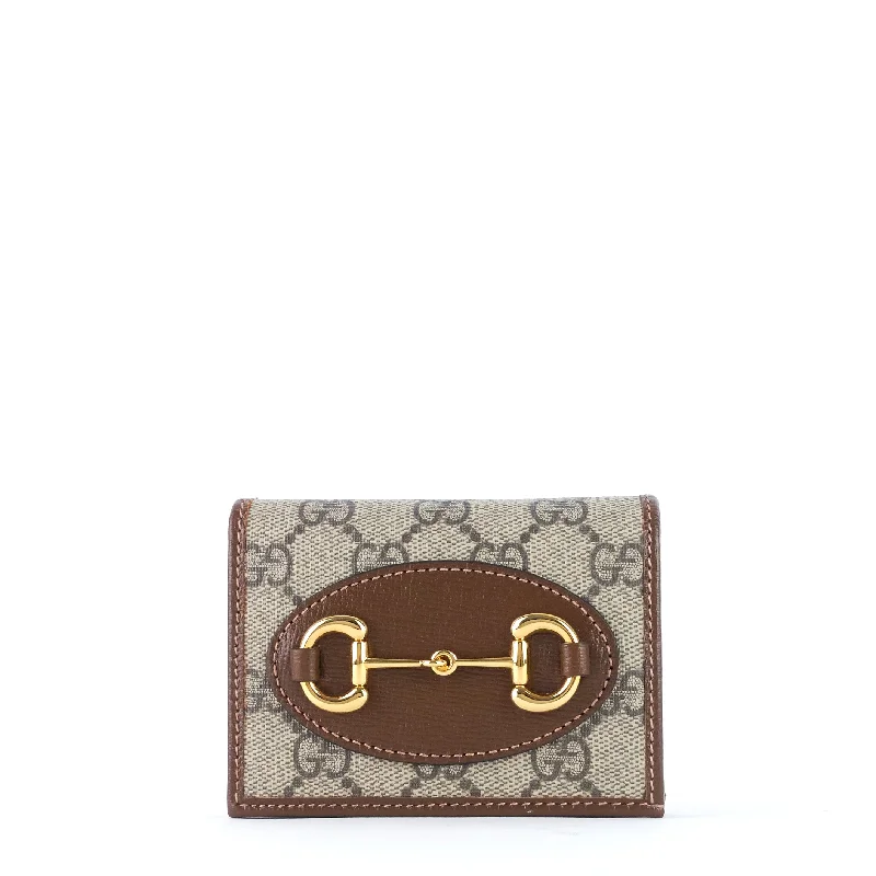 Women Gucci bags with a magnetic snap closure for easy accessHorsebit 1955 GG Supreme Canvas Card Case