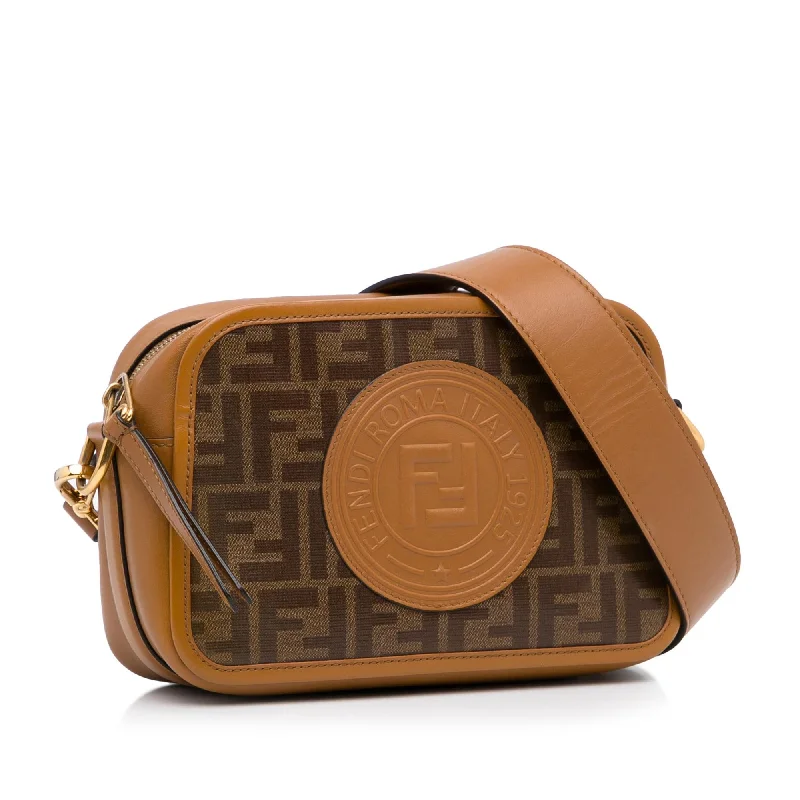 Ladies Fendi crossbody bags with a single - strap design for simplicity and ease of useFendi FF Logo Zucca Crossbody Bag (SHG-Ht5sKO)