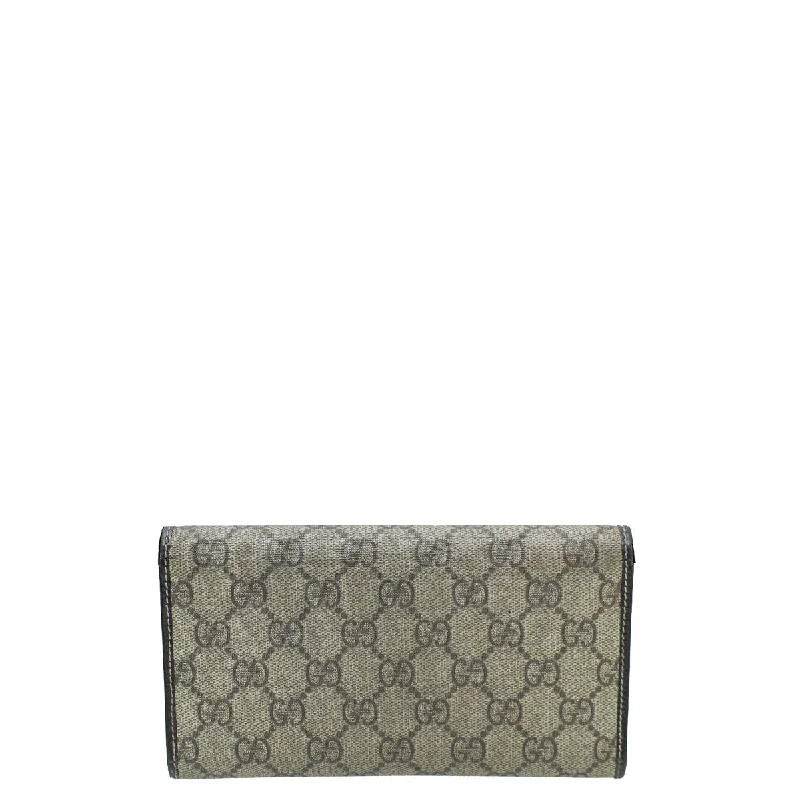 Women Gucci bags with interlocking G hardware for a classic lookGucci Bicolor GG Supreme Continental Wallet