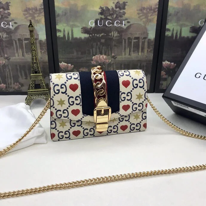 Women Gucci bags with a front - flap pocket for quick - access itemsBC - GUCCI BAG - 1146