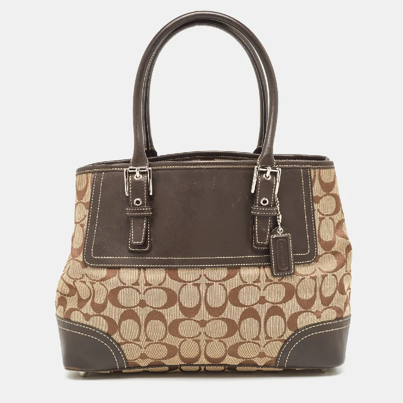 Ladies Coach shoulder bags with a tassel - decorated zipper for added charmDark Brown/Beige Signature Canvas and Leather Hampton Tote