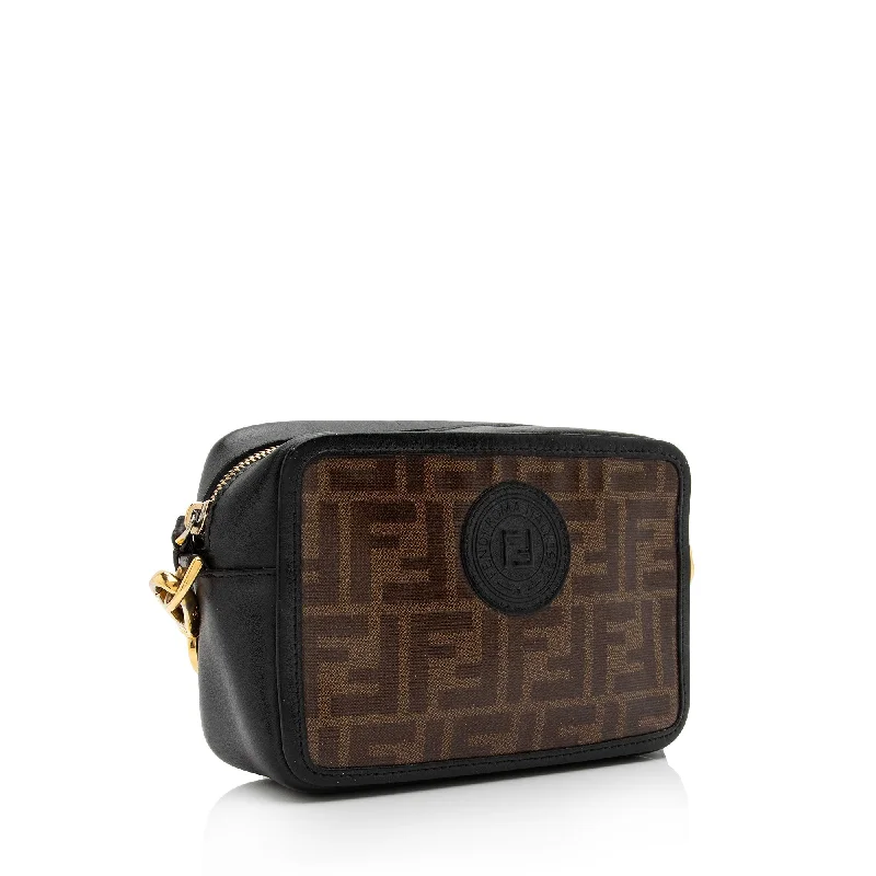 Fendi crossbody bags with a woven leather strap for a unique texture and visual appealFendi FF Spalmati Mini Camera Bag (SHF-ug7pdU)