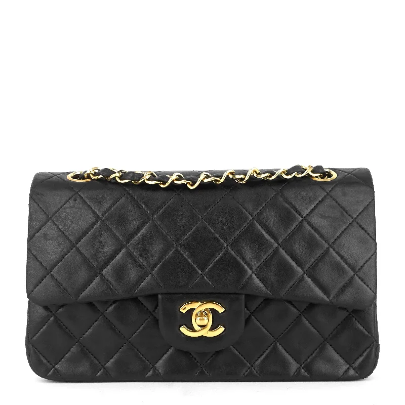 Chanel Lightweight Handbag for Daily ErrandsDouble Flap Quilted Lambskin Leather Bag