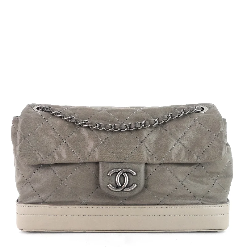 Chanel Handbag with Adjustable Strap for ComfortLeather XL Classic Flap Shoulder Bag