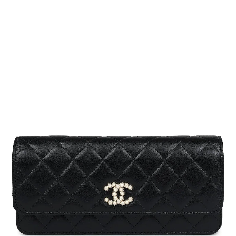 Chanel Medium Tote Bag for Office LadiesChanel Small Pearl Clutch with Chain Black Lambskin Gold Hardware