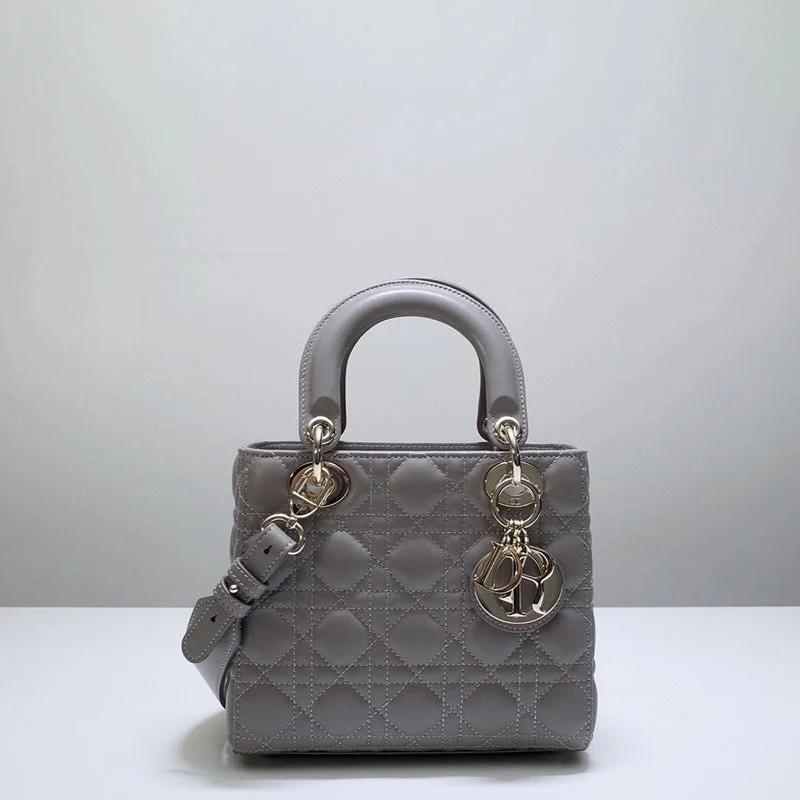 Luxury Christian Dior crossbody bags with a chain - link strapChristian Dior  Bags - 2923