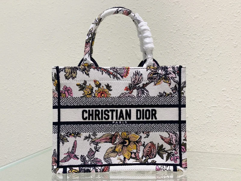 Christian Dior crossbody bags with a front - flap pocket for easy accessChristian Dior  Bags - 3275