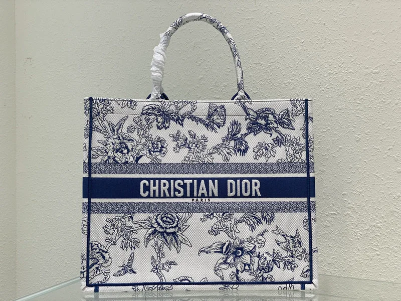 Christian Dior Saddle bags with a patent leather finish for a shiny lookChristian Dior  Bags - 3276