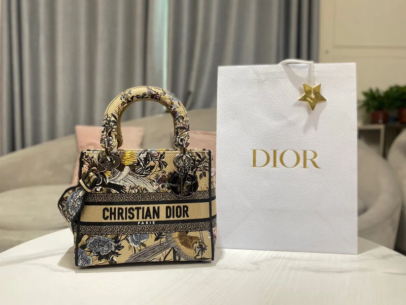 Christian Dior Saddle bags with a studded trim for a bold lookChristian Dior  Bags - 3371