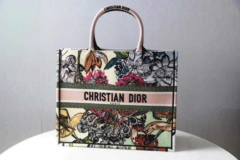 Trendsetting Christian Dior crossbody bags with a colorful strapChristian Dior  Bags - 3415