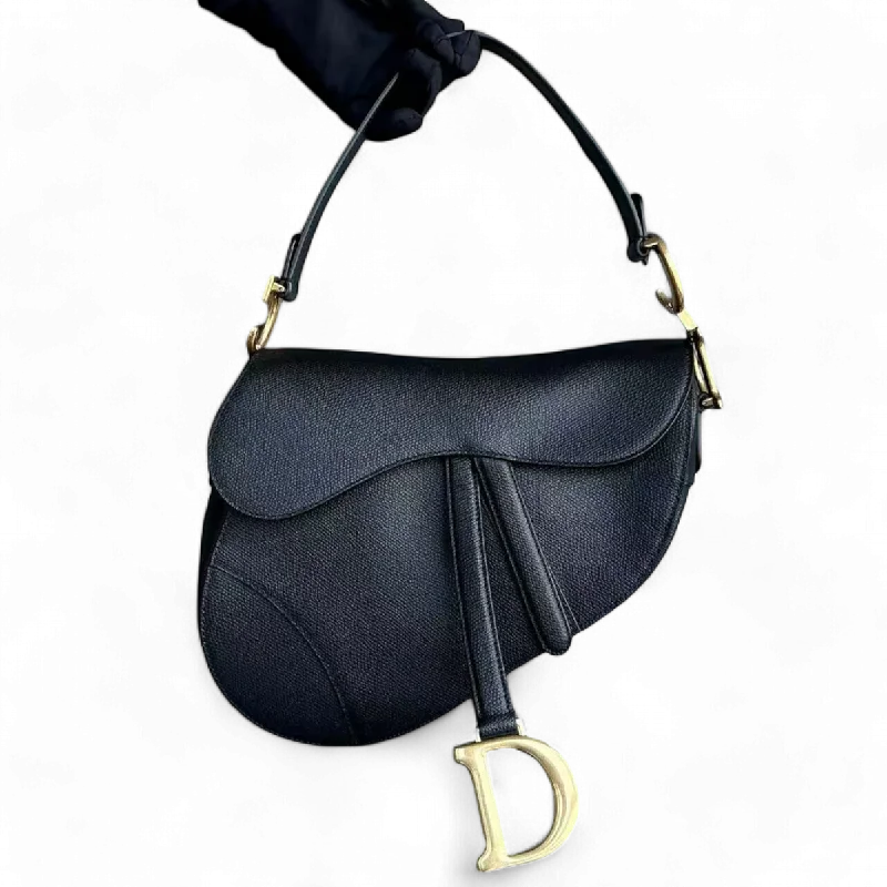 Christian Dior bags with a quilted pattern and gold - toned hardwareDior Saddle Medium - 25CM Grained Calfskin Black Golden Hardware